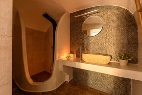 For All Seasons Mansion