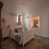 For All Seasons Mansion