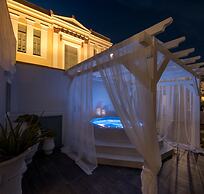 For All Seasons Mansion