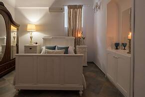 For All Seasons Mansion