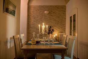 For All Seasons Mansion