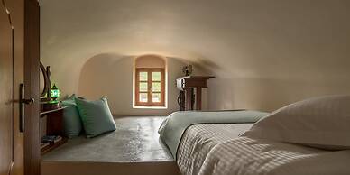 For All Seasons Mansion