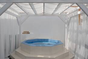 For All Seasons Mansion