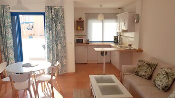 Beach House with Balcony and ocean view