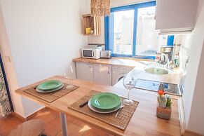Beach House with Balcony and ocean view