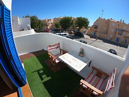 Beach House with Balcony and ocean view