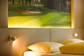 Golfhotel Bodensee by Michael Ritter