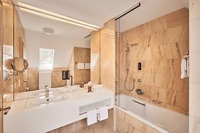 Golfhotel Bodensee by Michael Ritter