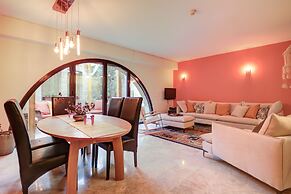 Jacuzzi & Secret Garden in David's Village by FeelHome