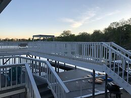 Alexanders Landing