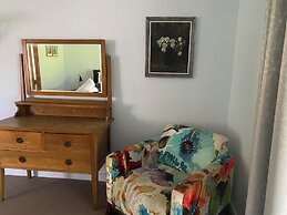 Sutton Spring Art Retreats