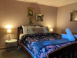 Sutton Spring Art Retreats