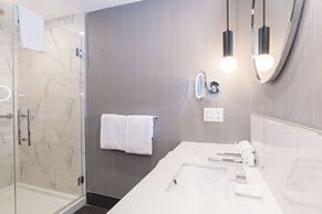 Sandman Signature Sherwood Park Hotel