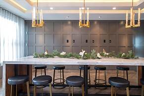 Sandman Signature Ottawa Airport Hotel