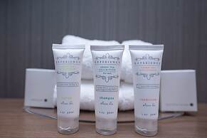 Sandman Signature Ottawa Airport Hotel