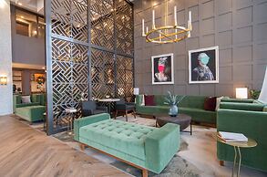 Sandman Signature Ottawa Airport Hotel