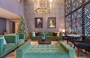 Sandman Signature Ottawa Airport Hotel