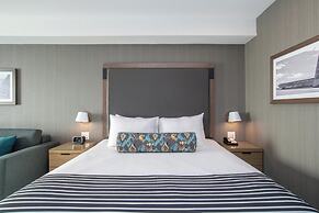 Sandman Signature Ottawa Airport Hotel