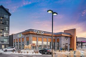 Sandman Signature Ottawa Airport Hotel