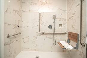 Sandman Signature Ottawa Airport Hotel