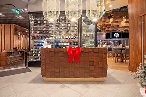 Sandman Signature Ottawa Airport Hotel