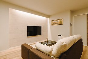 Grand Base Karatsuekiminami