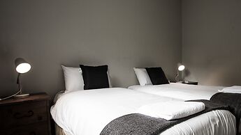 ReadySet Apartments on Altona