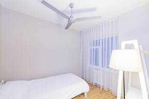 City Style Penthouse in Downtown