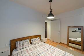 City Style Penthouse in Downtown