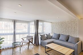 City Style Penthouse in Downtown