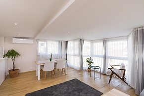 City Style Penthouse in Downtown