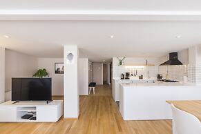 City Style Penthouse in Downtown