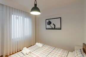 City Style Penthouse in Downtown