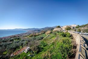 JOIVY Astonishing Sea View Apartment in Verezzi