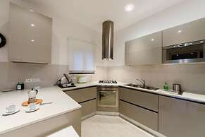 JOIVY Golf Garlenda - Charming Villa Guest House