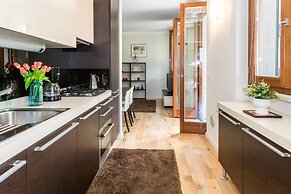 JOIVY Stylish Flat w/ Garden