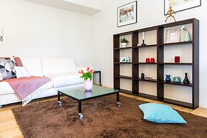 JOIVY Stylish Flat w/ Garden