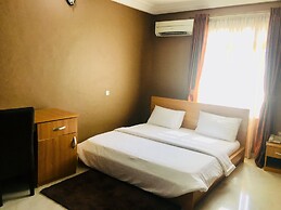 Milestone Hotel Annex