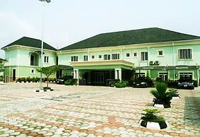 Milestone Hotel Annex