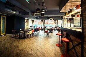 T&Q Hostel Broad and Narrow Alley Branch