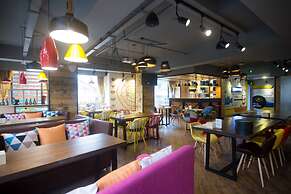 T&Q Hostel Broad and Narrow Alley Branch