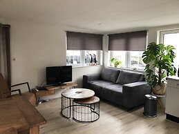 Slapen in eigentijds woonboot hotel