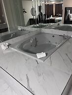 Falls Lodge and Suites