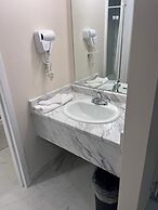 Falls Lodge and Suites