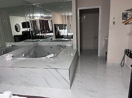 Falls Lodge and Suites