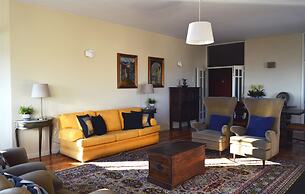 Pardal Apartment by JC