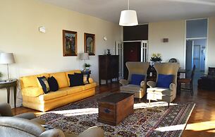 Pardal Apartment by JC