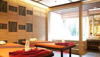 Jolly Suites Petkasem