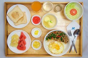 Jolly Suites Petkasem