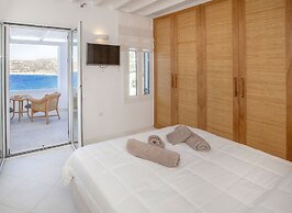 Mykonian house in Elia beach by GHH